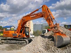 Soferi profesionisti pentru autobasculanta 8x4, mecanici utilaje
